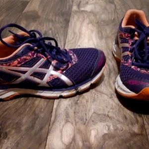 Womens brooks